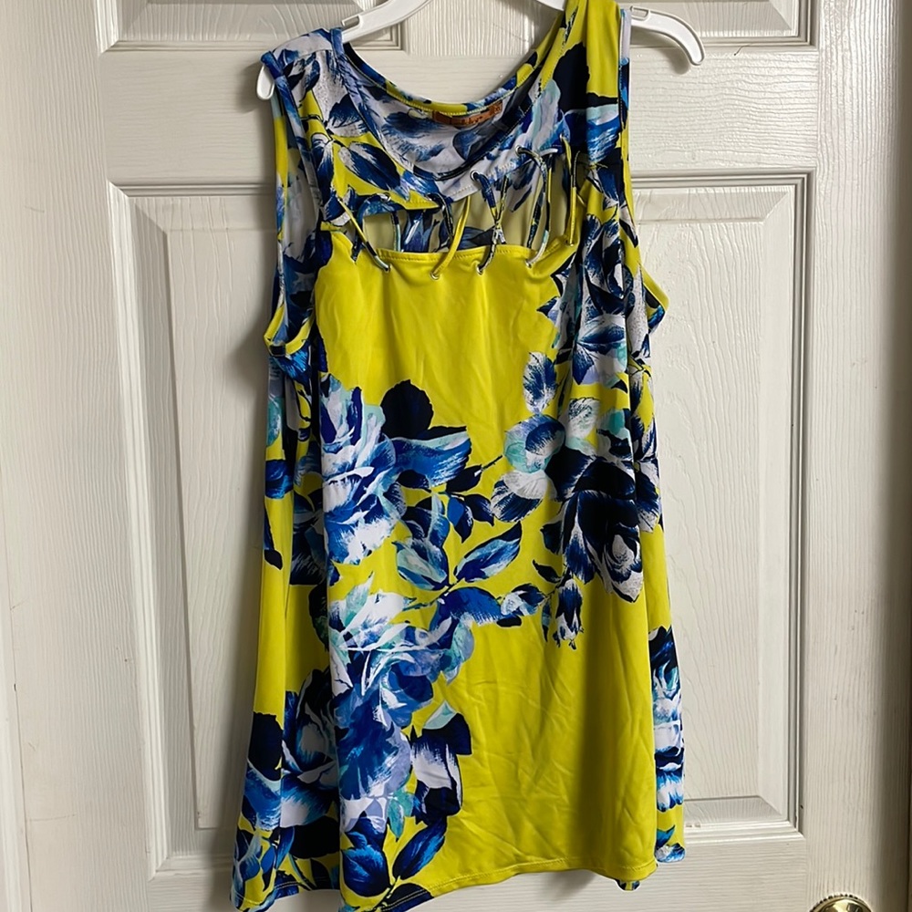 Belldini top, size XL